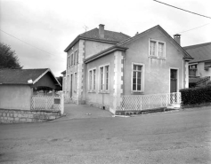 Vue de trois quarts droit. © Région Bourgogne-Franche-Comté, Inventaire du Patrimoine