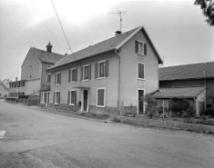 Vue de trois quarts droit. © Région Bourgogne-Franche-Comté, Inventaire du Patrimoine