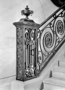 Détail, départ de la rampe gauche. © Région Bourgogne-Franche-Comté, Inventaire du patrimoine