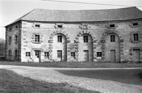 Magasin de trois-quarts gauche. © Région Bourgogne-Franche-Comté, Inventaire du patrimoine