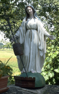 Statue de sainte Barbe. Statue conservée par M. Pierre Defert, route de Vitreux, à Ougney. © Région Bourgogne-Franche-Comté, Inventaire du patrimoine