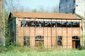 Forge Neuve. Centrale électrique : façade antérieure de la salle des machines (J). © Région Bourgogne-Franche-Comté, Inventaire du patrimoine