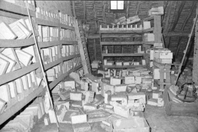 Moules de fabrication (dans l'étage de comble de la maison). © Région Bourgogne-Franche-Comté, Inventaire du patrimoine