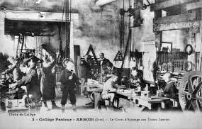 Collège Pasteur - Arbois (Jura) - Le cours d'ajustage aux usines Laurioz. © Région Bourgogne-Franche-Comté, Inventaire du patrimoine