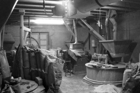 Minoterie (G), rez-de-chaussée : intérieur de l'atelier de fabrication. © Région Bourgogne-Franche-Comté, Inventaire du patrimoine