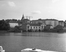 Vue d'ensemble depuis la rive droite de la Saône. © Région Bourgogne-Franche-Comté, Inventaire du patrimoine