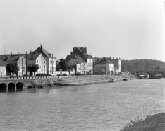 Le quai Villeneuve depuis le quai Mavia : vue rapprochée. © Région Bourgogne-Franche-Comté, Inventaire du patrimoine