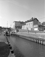 L'écluse, quai Vergy, avec la maison de l'éclusier. © Région Bourgogne-Franche-Comté, Inventaire du patrimoine