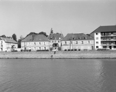 Vue d'ensemble de face depuis le quai Mavia. © Région Bourgogne-Franche-Comté, Inventaire du patrimoine