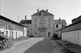 Vue d'ensemble de l'habitation, de face. © Région Bourgogne-Franche-Comté, Inventaire du patrimoine