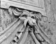 Détail : grotesque. © Région Bourgogne-Franche-Comté, Inventaire du patrimoine