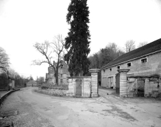 Vue d'ensemble depuis le village. © Région Bourgogne-Franche-Comté, Inventaire du patrimoine