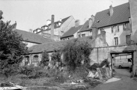Façade postérieure du corps de bâtiment principal, depuis le jardin du couvent. © Région Bourgogne-Franche-Comté, Inventaire du patrimoine