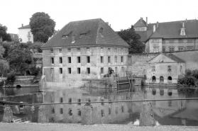 Ancien moulin et logement du fontainier. © Région Bourgogne-Franche-Comté, Inventaire du patrimoine