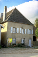 Façade antérieure, vue de trois quarts gauche. © Région Bourgogne-Franche-Comté, Inventaire du patrimoine