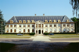 Façade antérieure des Grands Bureaux (15). © Région Bourgogne-Franche-Comté, Inventaire du patrimoine
