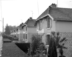 Maisons de type 10A, rue de Belvoye, façades antérieures. © Région Bourgogne-Franche-Comté, Inventaire du patrimoine
