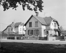 Façade antérieure et face droite. © Région Bourgogne-Franche-Comté, Inventaire du patrimoine