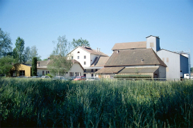 Bureau, atelier de fabrication, atelier de réparation et silos vus du nord-ouest. © Région Bourgogne-Franche-Comté, Inventaire du patrimoine