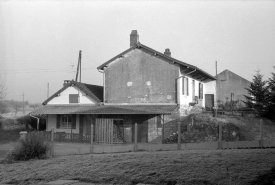 Façade antérieure, vue de trois quarts droit. © Région Bourgogne-Franche-Comté, Inventaire du patrimoine