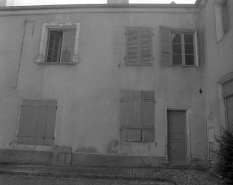 Façade antérieure du logement gauche sur cour. © Région Bourgogne-Franche-Comté, Inventaire du patrimoine