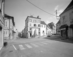 Vue d'ensemble depuis le carrefour des rues Rossen et Grande Rue. © Région Bourgogne-Franche-Comté, Inventaire du patrimoine