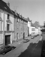 Façade antérieure du bâtiment 6 rue Victor Hugo : vue de trois quarts gauche. © Région Bourgogne-Franche-Comté, Inventaire du patrimoine