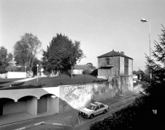 Fabrique de jardin depuis la rue Rossen : vue éloignée. © Région Bourgogne-Franche-Comté, Inventaire du patrimoine