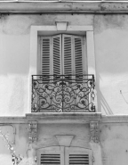 Façade antérieure : détail d'une baie du deuxième étage. © Région Bourgogne-Franche-Comté, Inventaire du patrimoine