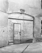 Détail du portail d'entrée de la cour. © Région Bourgogne-Franche-Comté, Inventaire du patrimoine