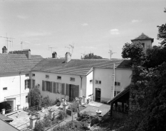 Façade postérieure et aile sur cour : vue rapprochée. © Région Bourgogne-Franche-Comté, Inventaire du patrimoine