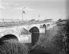 Détail des arcs et des culées de trois quarts gauche. © Région Bourgogne-Franche-Comté, Inventaire du patrimoine