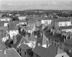 Vue rapprochée du quartier de la poste dans la ville basse, depuis la ville haute. © Région Bourgogne-Franche-Comté, Inventaire du patrimoine