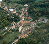 Vue aérienne du site du haut fourneau : vue rapprochée. © Région Bourgogne-Franche-Comté, Inventaire du patrimoine