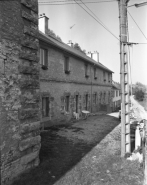 Logement ouvrier nord vu de trois quarts en 1989. © Région Bourgogne-Franche-Comté, Inventaire du patrimoine