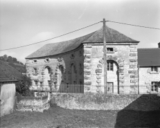 Site du haut fourneau : magasin de trois quarts droit. © Région Bourgogne-Franche-Comté, Inventaire du patrimoine