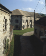 Magasin vu depuis le logement ouvrier ouest en 1989. © Région Bourgogne-Franche-Comté, Inventaire du patrimoine