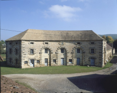 Site du haut fourneau : vue du magasin de face. © Région Bourgogne-Franche-Comté, Inventaire du patrimoine