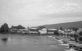 Barrage et façades sur la Loue. © Région Bourgogne-Franche-Comté, Inventaire du patrimoine