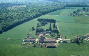 Vue aérienne depuis le nord-ouest. © Région Bourgogne-Franche-Comté, Inventaire du patrimoine