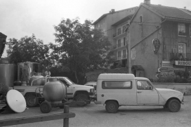 Livraison du lait : véhicules des sociétaires. © Région Bourgogne-Franche-Comté, Inventaire du patrimoine