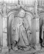 Détail : face nord, 6ème pleurant (en partant de la gauche). © Région Bourgogne-Franche-Comté, Inventaire du patrimoine