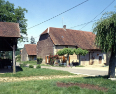 Façades antérieure et latérale gauche. © Région Bourgogne-Franche-Comté, Inventaire du patrimoine