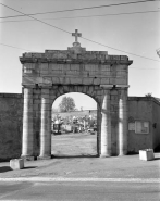 Vue du portail d'entrée : de face. © Région Bourgogne-Franche-Comté, Inventaire du patrimoine