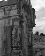 Détail des sculptures de trois quarts gauche. © Région Bourgogne-Franche-Comté, Inventaire du patrimoine