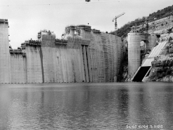 Barrage - Vue amont déversoir et prise d'eau. © Région Bourgogne-Franche-Comté, Inventaire du patrimoine