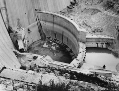 Bassin d'amortissement - Vue générale rive gauche. © Région Bourgogne-Franche-Comté, Inventaire du patrimoine