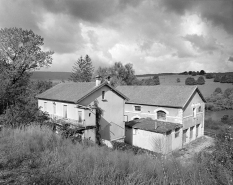 Vue d'ensemble depuis le sud-est. © Région Bourgogne-Franche-Comté, Inventaire du patrimoine