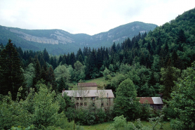 Vue d'ensemble depuis l'ouest. © Région Bourgogne-Franche-Comté, Inventaire du patrimoine