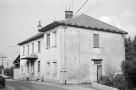 Façades antérieure et latérale droite. © Région Bourgogne-Franche-Comté, Inventaire du patrimoine